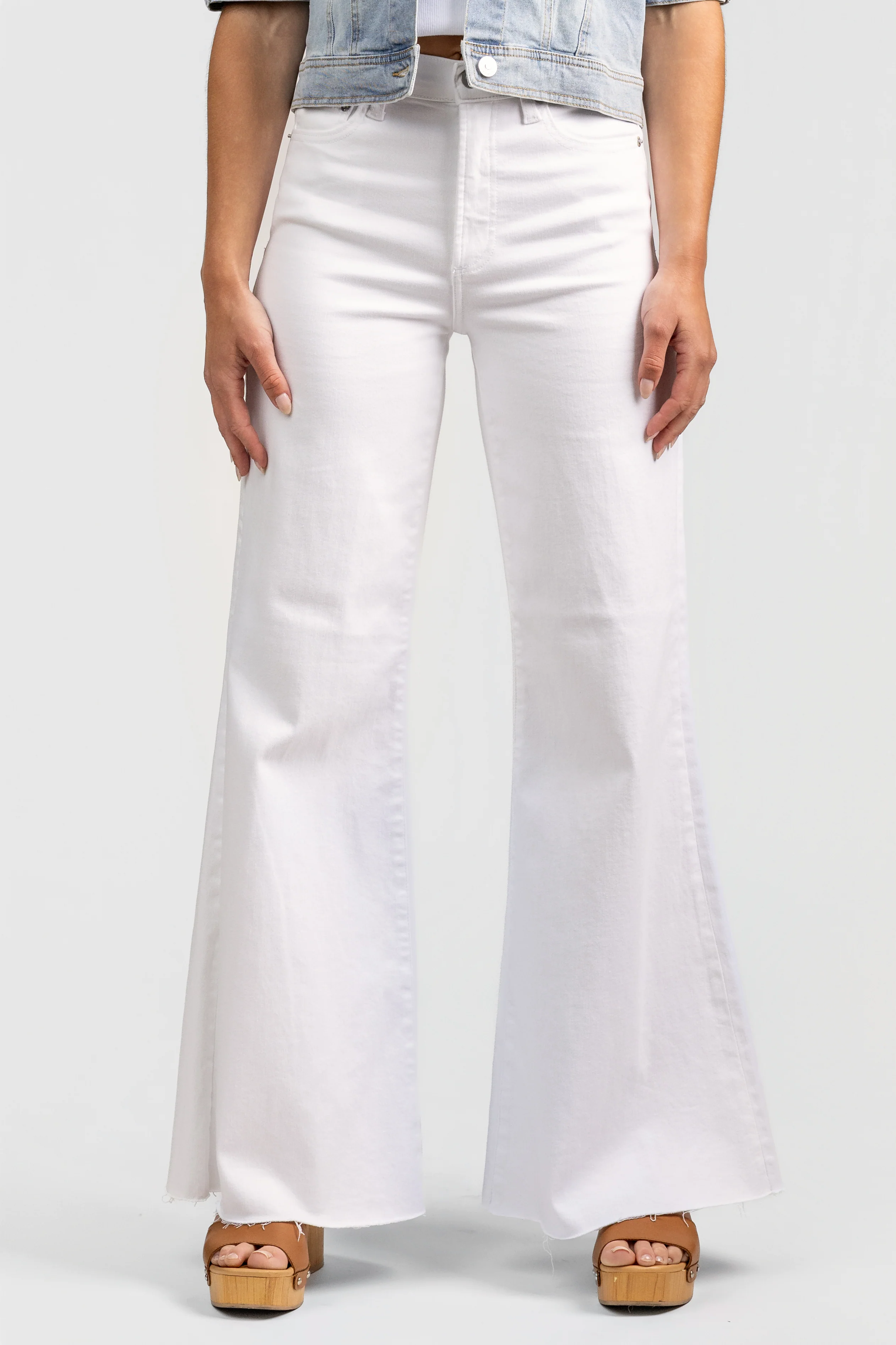 Vivid White Wide Leg Izzy Jean